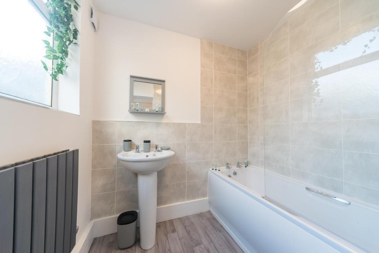 3 Bedroom Saks - 2 Living Area House In Newland Ave Hull Kingston upon Hull Εξωτερικό φωτογραφία